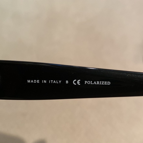 Chanel sunglasses - Picture 4 of 8